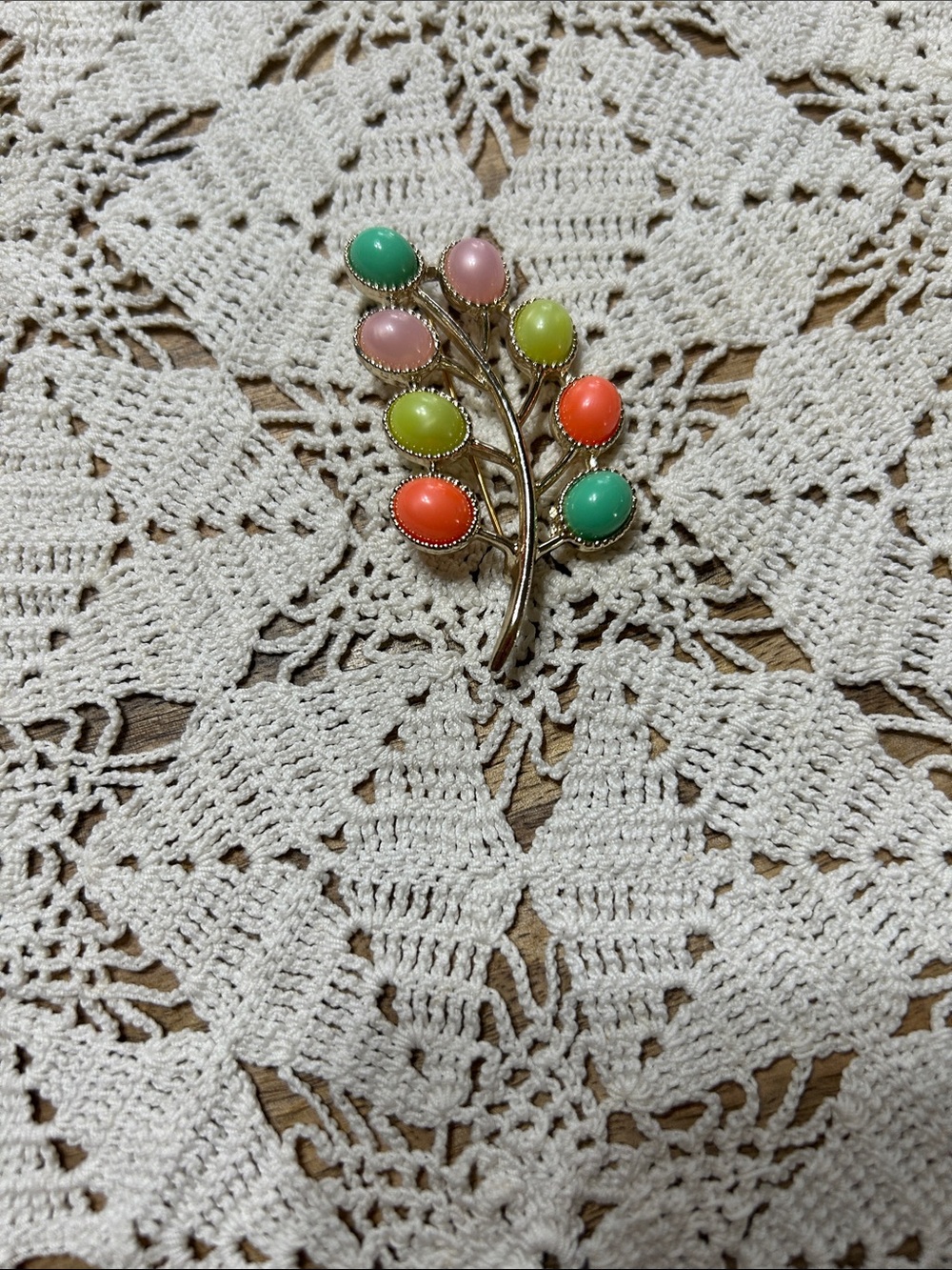 Vintage 1973 Sarah Conventry “Candy Land” Leaf Shaped Pastel Cabochon Brooch